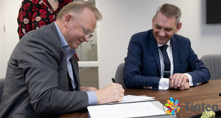Welzijnswerk voor De Fryske Marren bekrachtigd met ondertekening contract